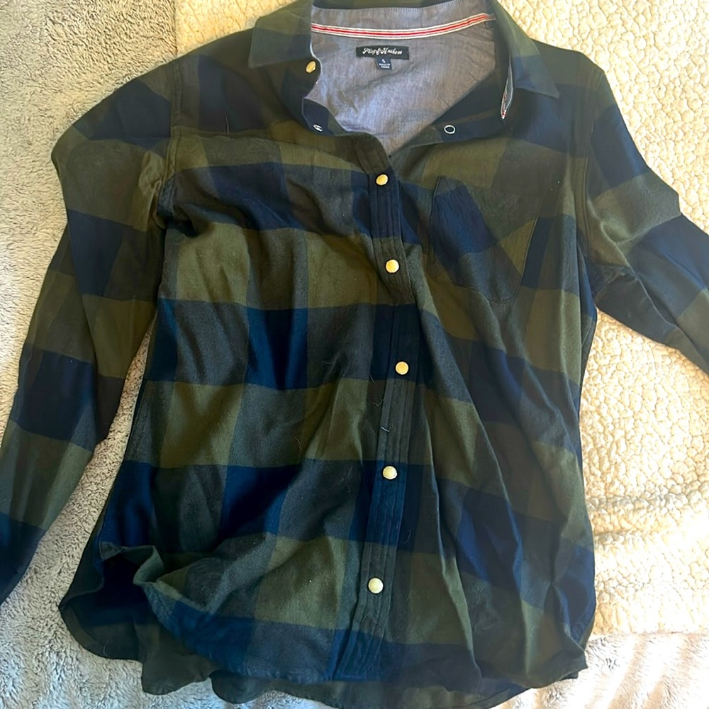 Navy blue and green snap buttons plaid flannel from Flag & Anthem